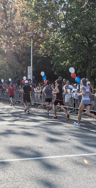 Des coureurs d'une édition antérieure du Marathon de Montréal.