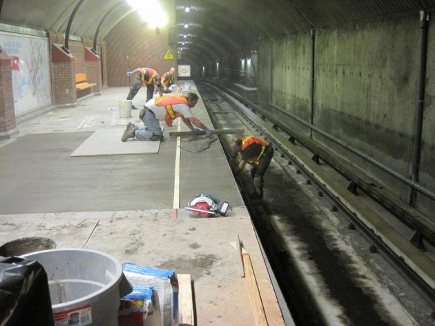 Photo raising station platform