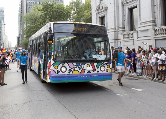 Photo bus Mural lors de l'évènement Fierté Montréal.