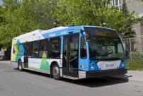 La STM et les Amis de la montagne réalisent leur engagement dans le cadre de Je fais Montréal - Nouveaux bus hybrides sur la ligne 11 - Parc-du-Mont-Royal